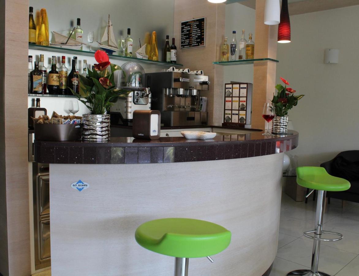 Hotel Adigrat Riccione Dış mekan fotoğraf