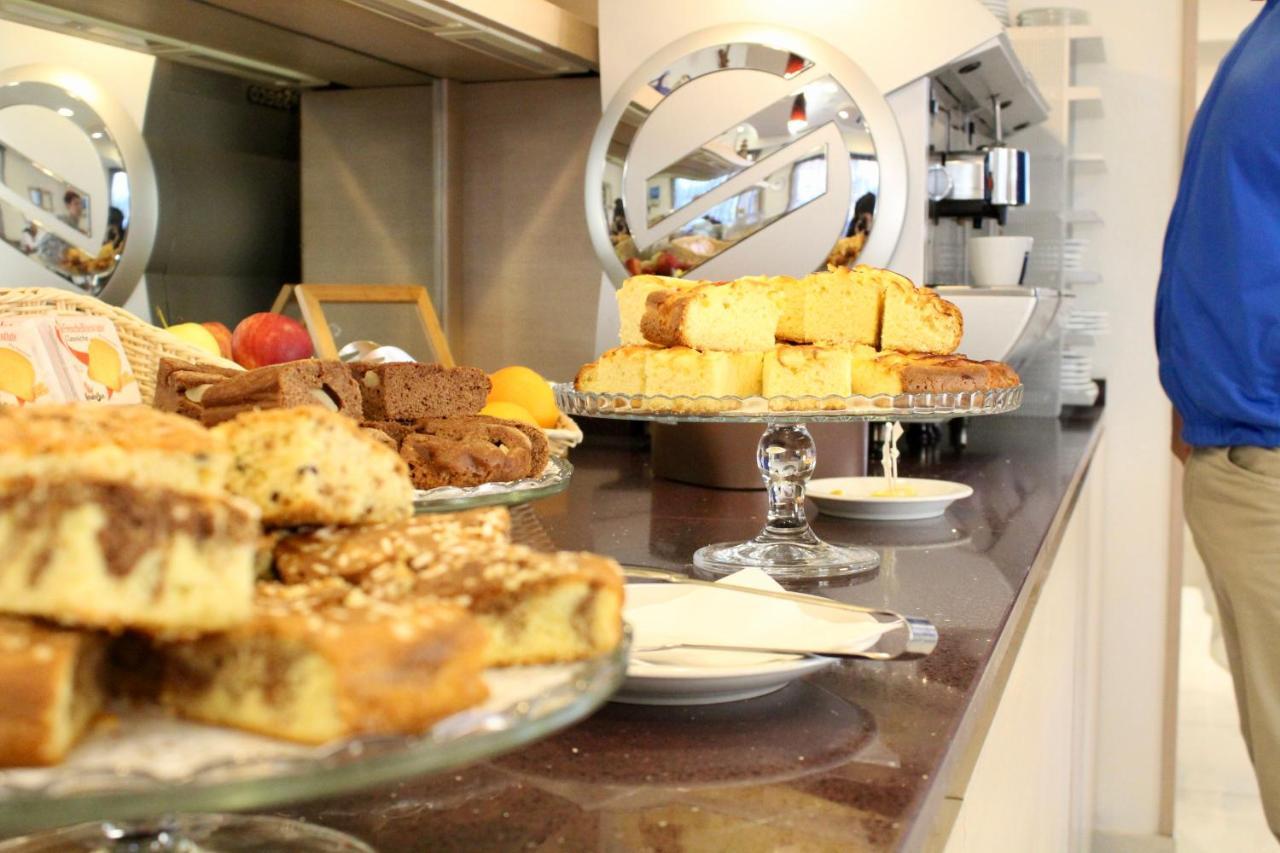 Hotel Adigrat Riccione Dış mekan fotoğraf