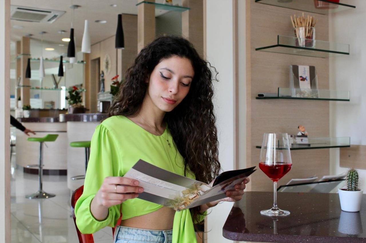 Hotel Adigrat Riccione Dış mekan fotoğraf