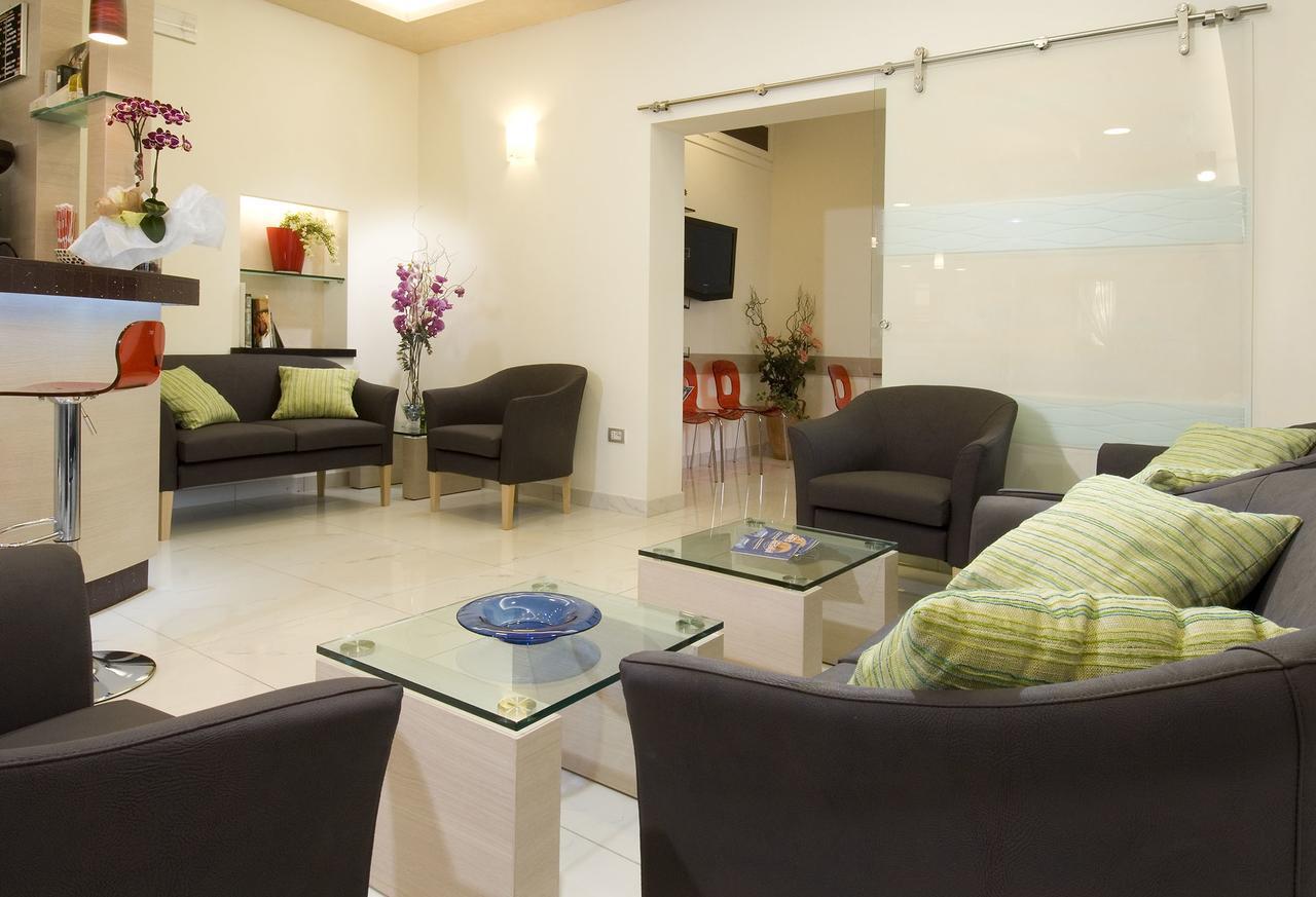 Hotel Adigrat Riccione Dış mekan fotoğraf