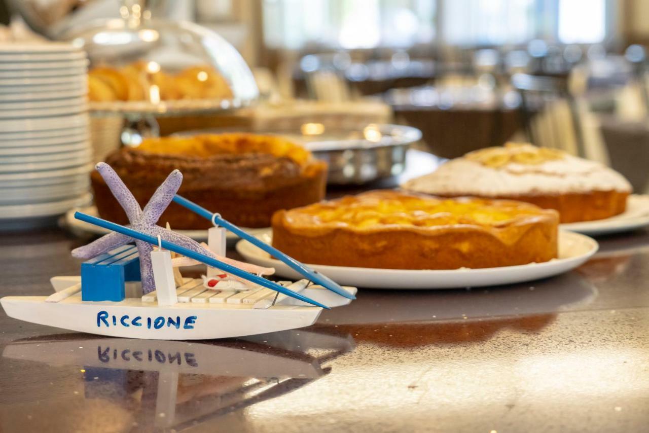 Hotel Adigrat Riccione Dış mekan fotoğraf