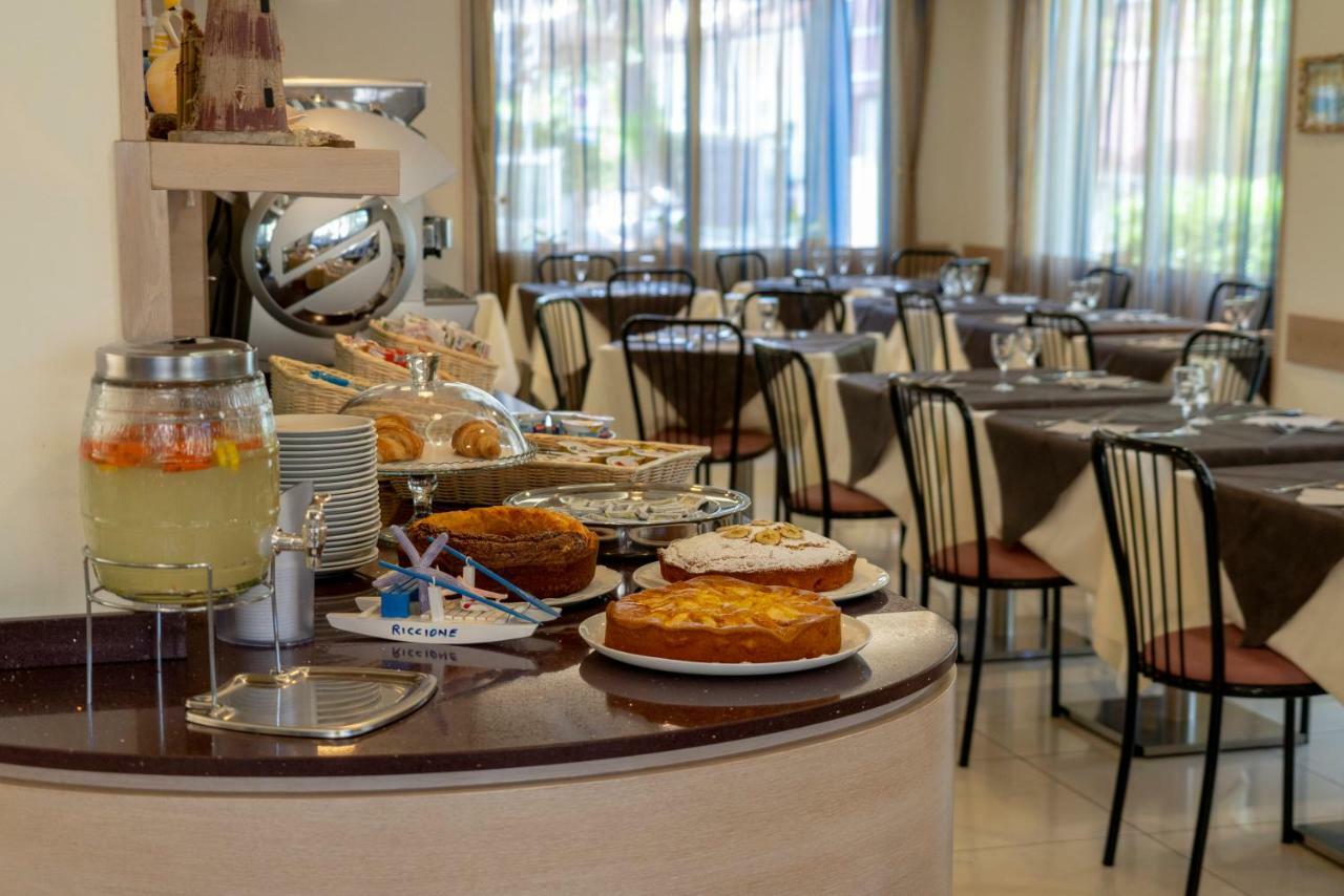 Hotel Adigrat Riccione Dış mekan fotoğraf