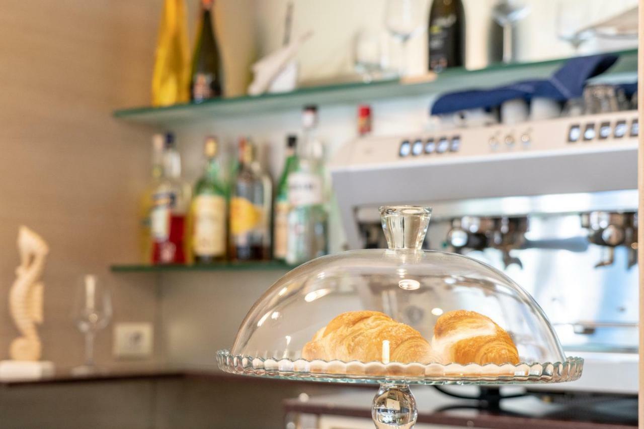 Hotel Adigrat Riccione Dış mekan fotoğraf